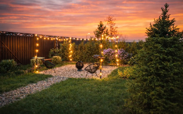 Частный дом комфортный со столом для пинг-понга и батутом