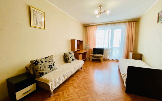 Bulvar Entuziastov 2 B Apartments