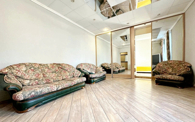 Квартира Четырехкомнатная в Центре на Островского