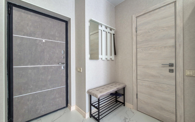 S Balkonom v Odnom iz Samykh Zelenykh Rayonov Sochi Flat