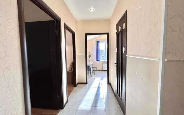 Апартаменты 2-к квартира Каракозова 10