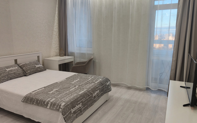 Studiya U Zh/d Vokzala Na 31 Etazhe Flat