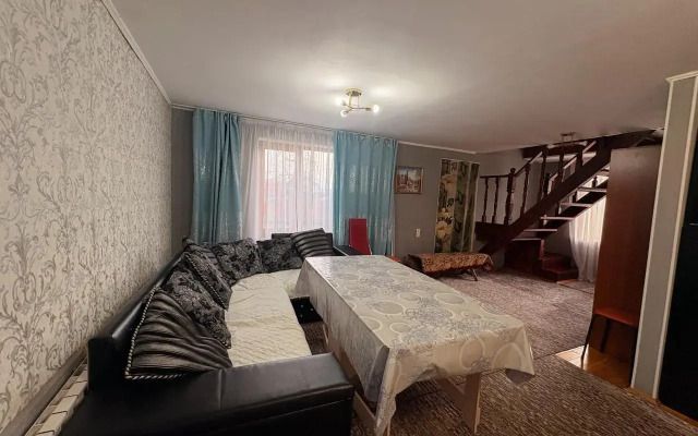 Частный дом 128 Веселая Компания