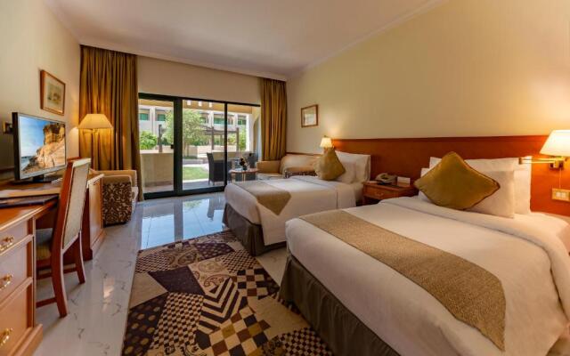 Отель Golden Tulip Nizwa