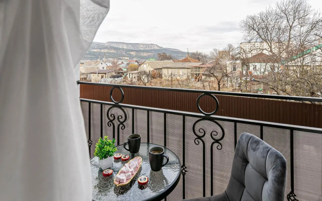 Na Ulitse Zamkovaya 39 A Flat