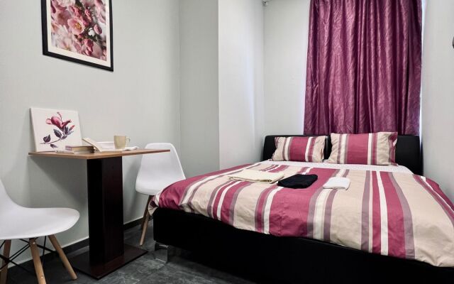 Weekend Hotel Lodging House