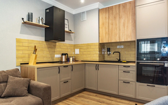 S Novym Sovremennym Remontom Flat