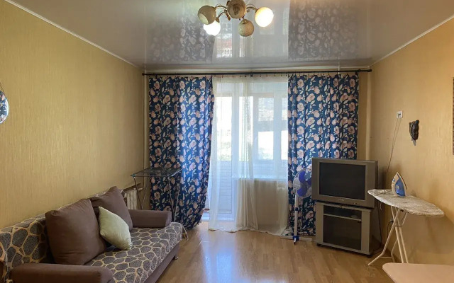 Квартира светлая на Цюрупы, 84