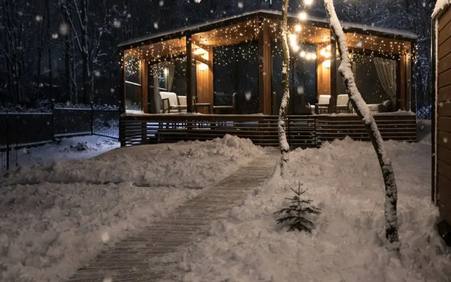 Частный дом Трехкомнатный домик с баней в тихом лесу