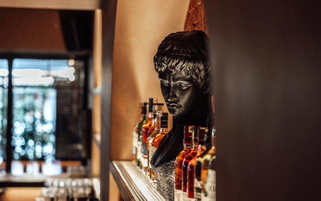 Roome Boutique Hotel