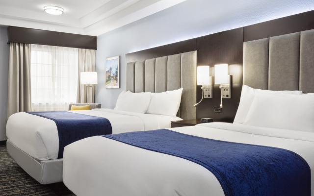 Days Inn & Suites by Wyndham Houston Hobby Airport