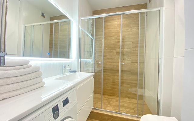 More Kvartir S Panoramnymi Pknami Vid Na Bambukovuyu Roshchu Flat