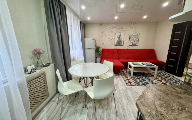Dvukhkomnatnye Lyuks V Tsentre Apartments