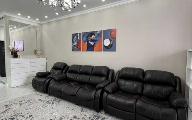 Alikhanova 37 Lux Flat