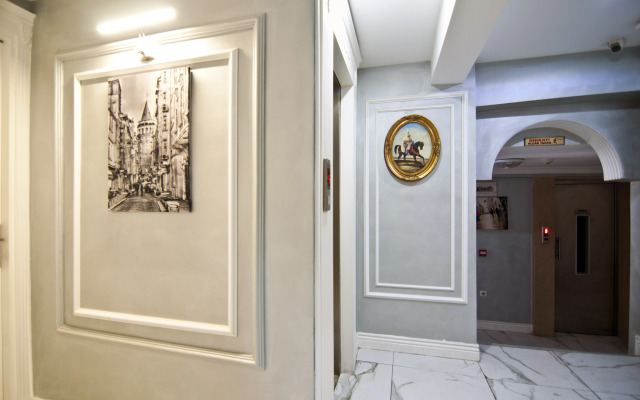Nova City Hotel
