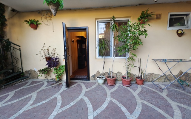 Renata 35 Guest house