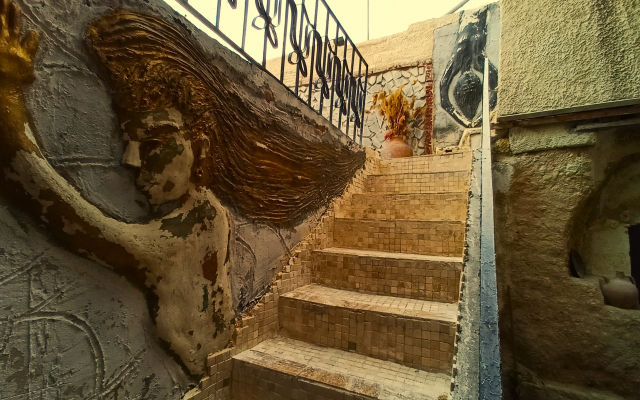 Stone Age Hotel