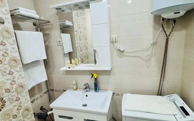 Prostornaya V 300 Metrakh Do Naberezhnoy Flat