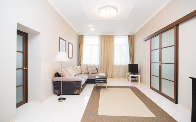 Апартаменты у реки Фонтанка рядом с Невским проспектом