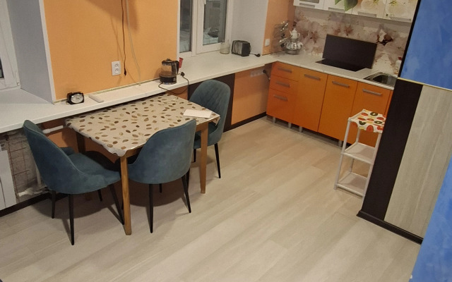 Квартира 3-х комнатная с балконом Кондрикова