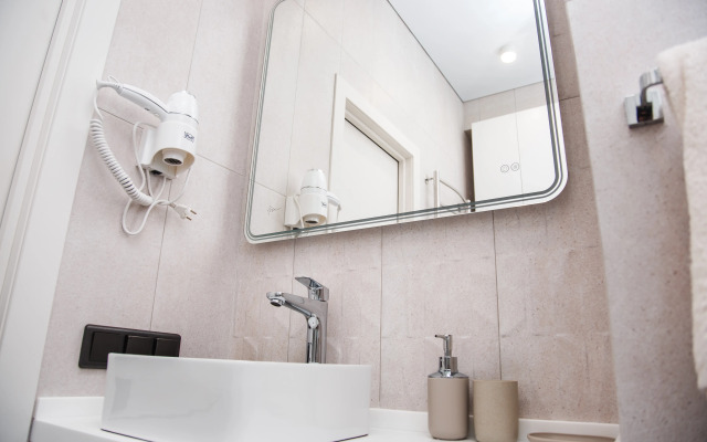 Mesto pod solncem 13 Apartments