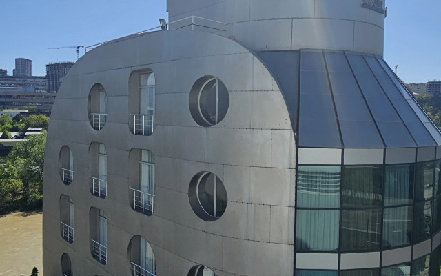 Cruise Hotel