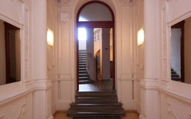 White Home Apart-Hotel