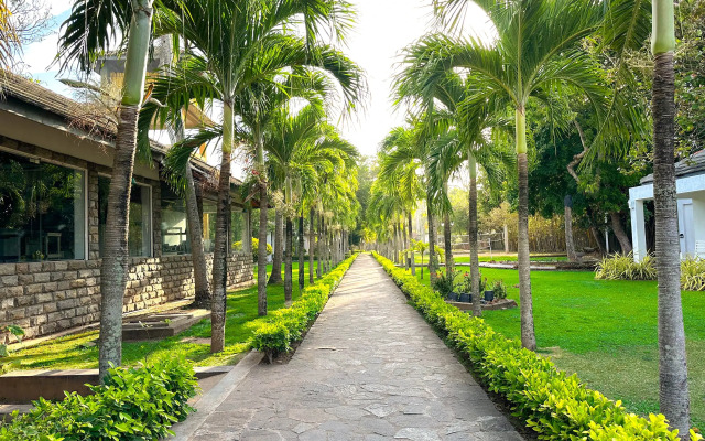 Отель Amaluna Resorts