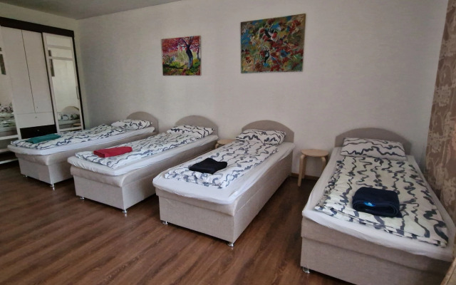 25 Let Oktyabrya Istra Posutochno Flat