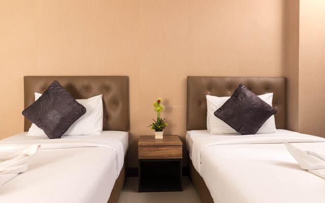 Отель Life Grand Chiang Mai