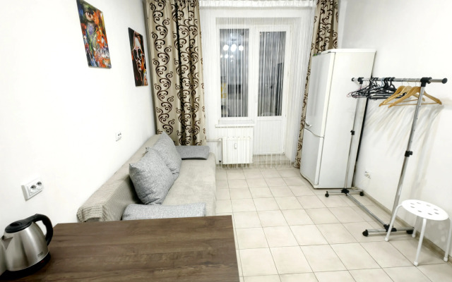 Odnushka Neonovaya Disko Flat