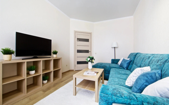 DoMino — Cozy with Good Repair on Main Street Apartments