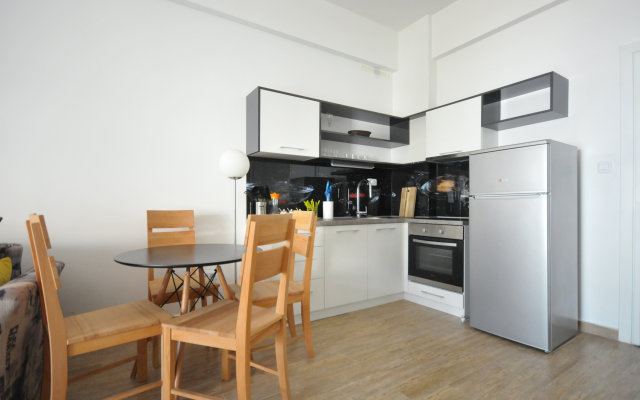 Sea Breeze LUX 1/4 Apartments