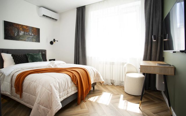 Svetlaya Prostornaya Na Varakina Flat