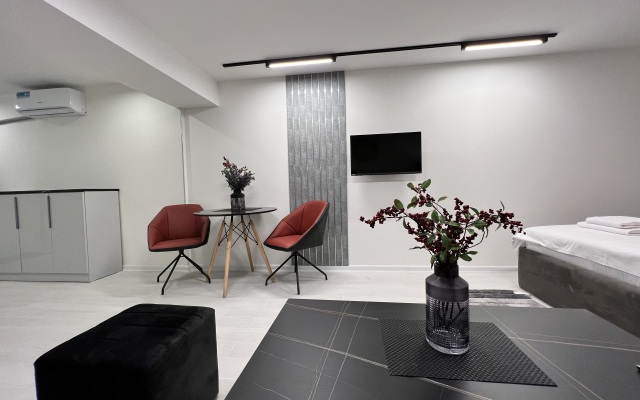 Tiny Modern Home In 1st Floor, Saryan Apartments