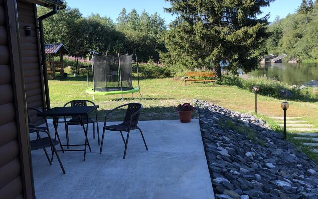 Частный Дом На Берегу Реки