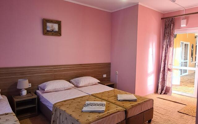 Russkaya Skazka Guest House