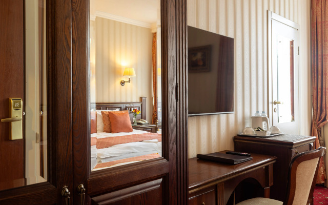 Traditsiya Hotel
