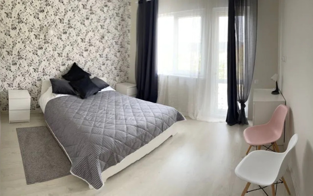 Частный дом дуплекс с видом на озеро и горы