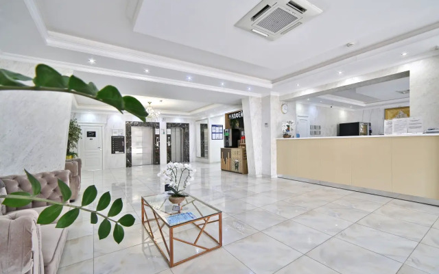 Pokrovskij park Uluchshennaya studiya 2 etazh Apartment