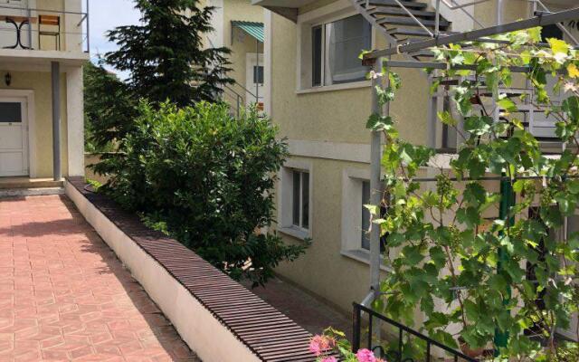 Гостевой дом 1000 Звёзд #2