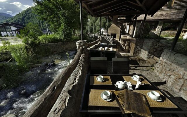 Fort Evrika Hotel