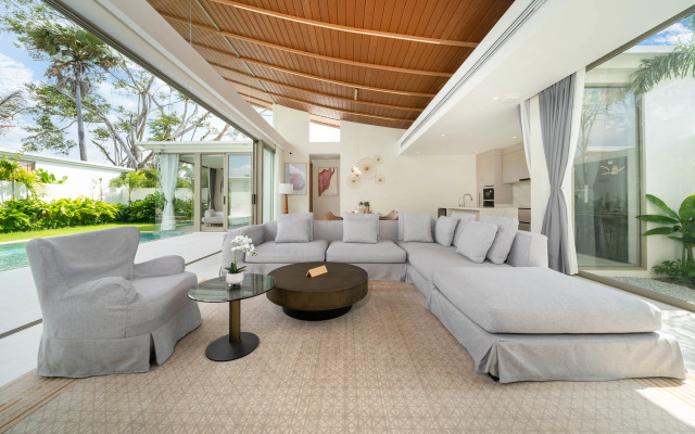 Swimming Pool Villa
