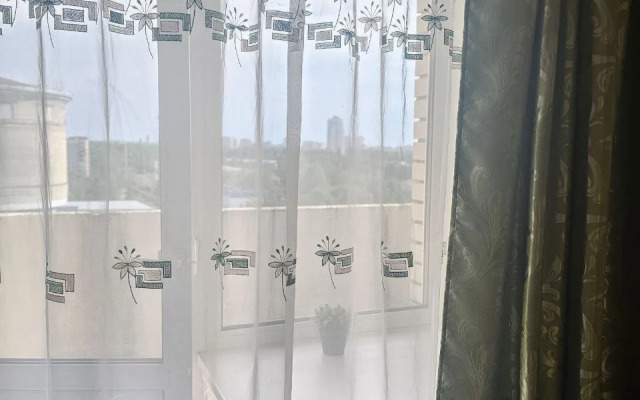 Prostornaya Dvukhkomnatnaya Na 10 Etazhe Flat
