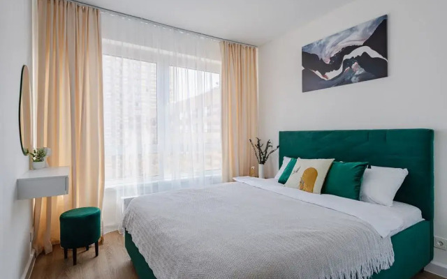 U Metro Aminyevskaya Flat