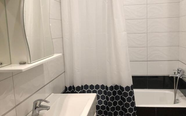 Na Pl.Yunosti Flat