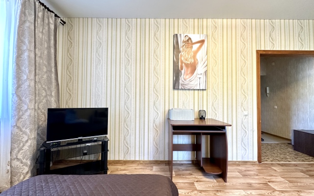 v novostroyke s balkonom Apartments