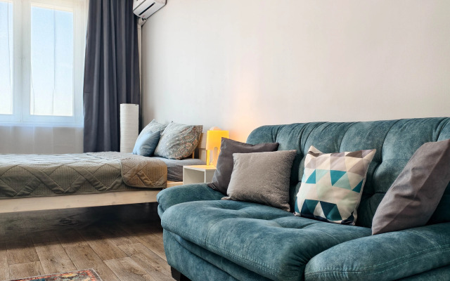 Uyutnaya S Dizaynerskim Remontom I Shikarnym Vidom Flat