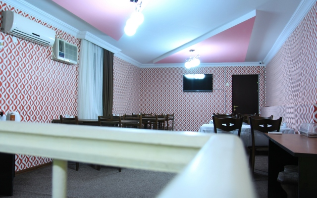 New Palace Shardeni Hotel