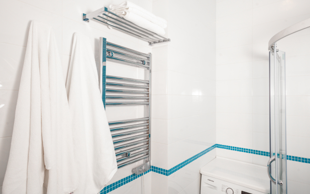 CHetyrekhmestnye Uluchshennye Studio Apartments